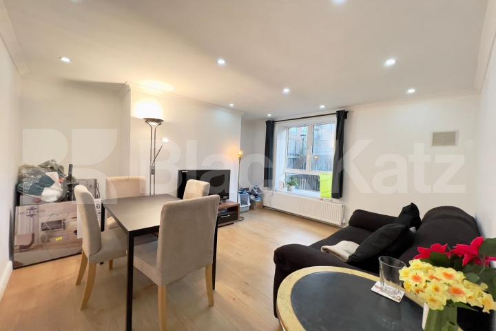 Recently redecorated throughout, wooden floors, white walls & superbly located Browning Street , Elephant and Castle SE17